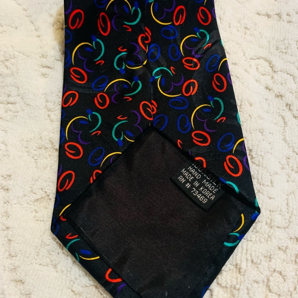 Disney Magic Vibrant Mickey Mouse Neck Tie 100% silk - Picture 2 of 6